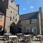 Norman's Nook, The Bay