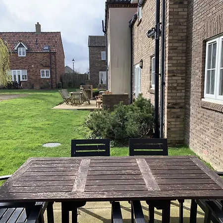 Norman's Nook, The Bay